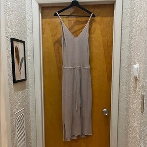 Elegant Beige Sleeveless Dress